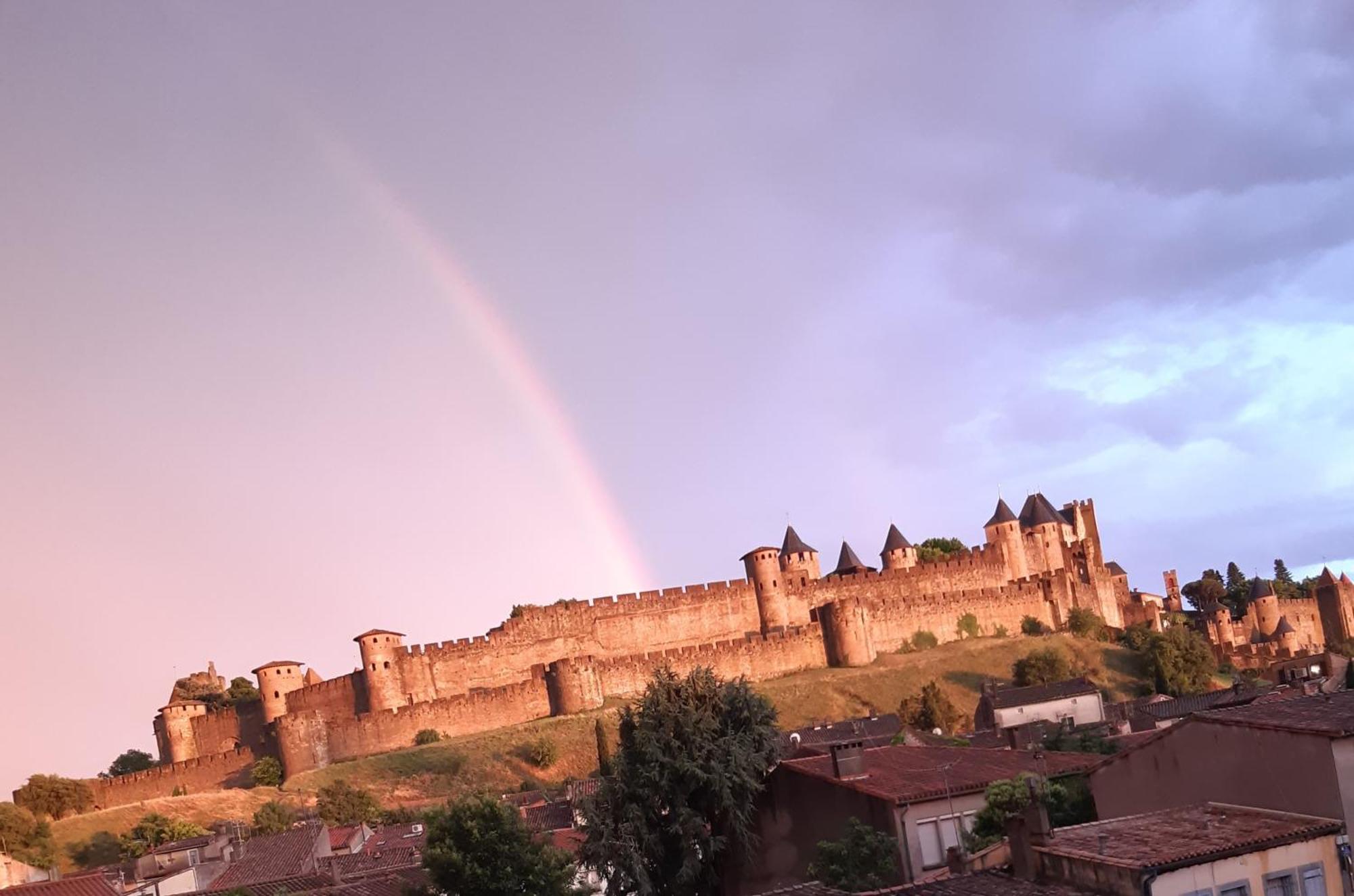 Face Cite - Chambres D'Hotes - Parking & Garage Gratuit - Wi-Fi Gratuit Carcassonne Exterior photo
